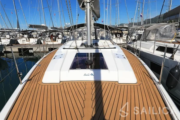 Hanse 418 - Yacht Charter Sailica