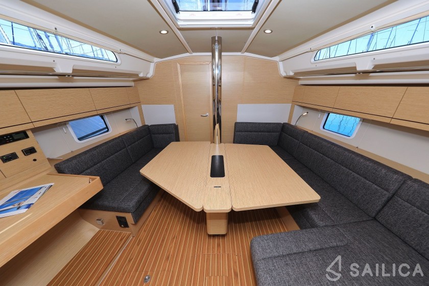 Hanse 418 - Yacht Charter Sailica