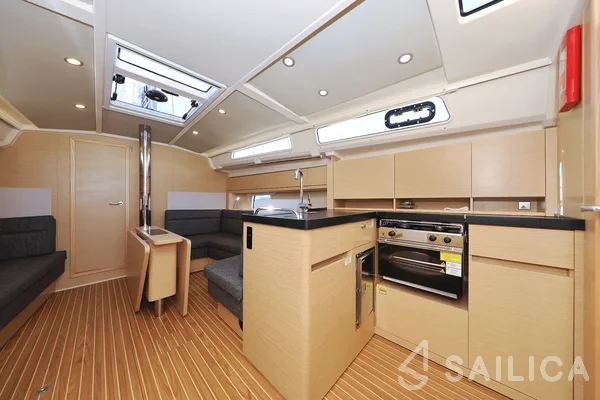 Hanse 418 - Yacht Charter Sailica