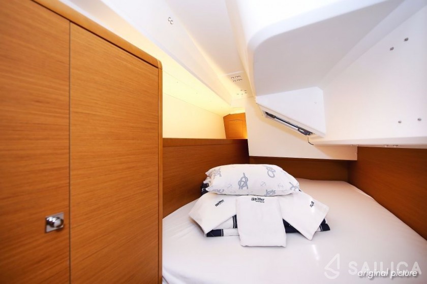 Sun Odyssey 349 - Yacht Charter Sailica