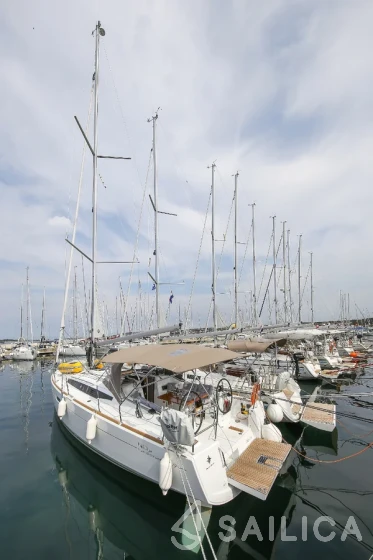 Sun Odyssey 349 - Yacht Charter Sailica