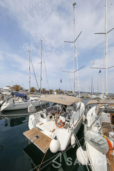 Sun Odyssey 349 - Yacht Charter Sailica
