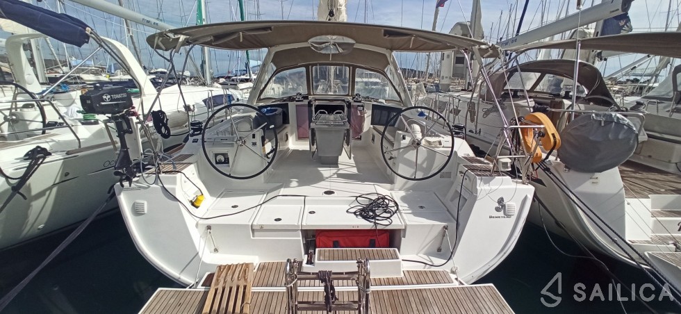 Oceanis 45 - Yacht Charter Sailica