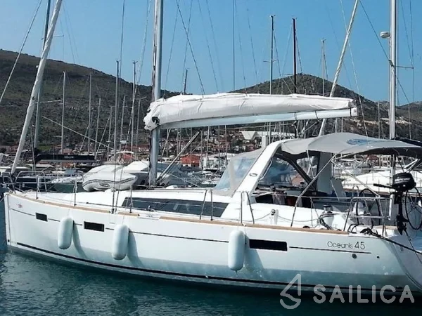 Oceanis 45 - Yacht Charter Sailica
