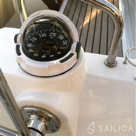 Oceanis 45 - Yacht Charter Sailica