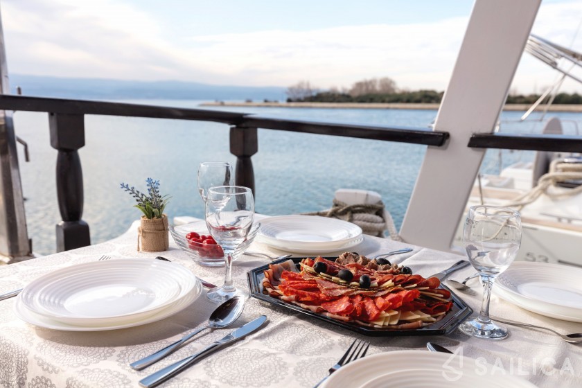 Gulet - Yacht Charter Sailica