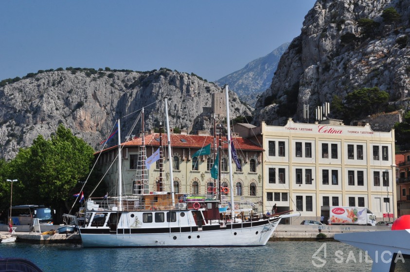 Gulet - Yacht Charter Sailica