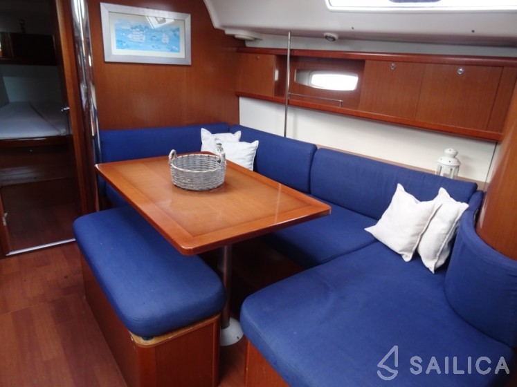 Oceanis 40 - Yacht Charter Sailica