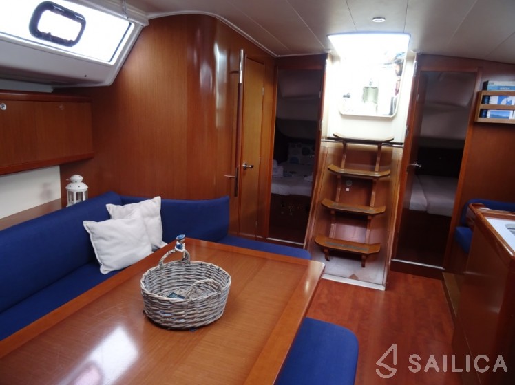 Oceanis 40 - Yacht Charter Sailica