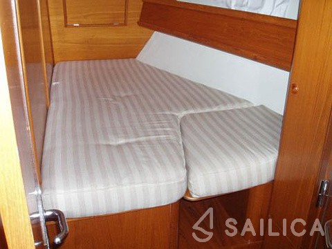 Sun Odyssey 45.2 - Yacht Charter Sailica