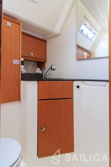 Bavaria 46 Cruiser - Yacht Charter Sailica