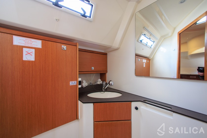 Bavaria 46 Cruiser - Yacht Charter Sailica