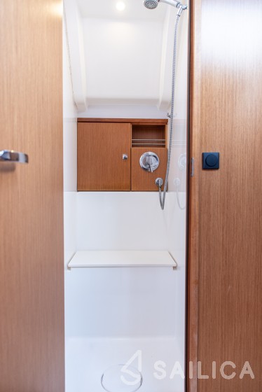 Bavaria 46 Cruiser - Yacht Charter Sailica