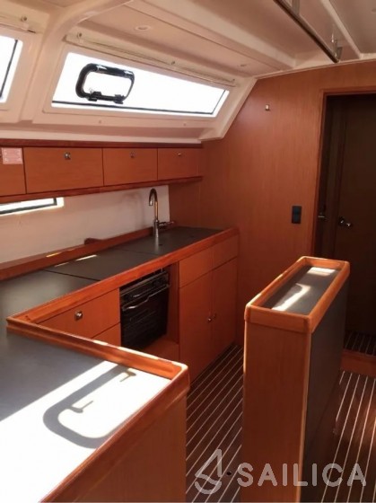 Bavaria 46 Cruiser - Yacht Charter Sailica