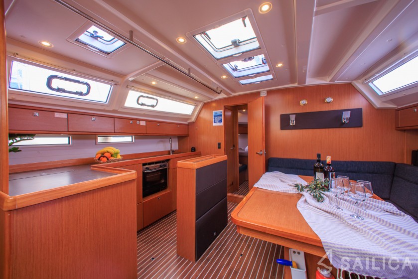 Bavaria 46 Cruiser - Yacht Charter Sailica