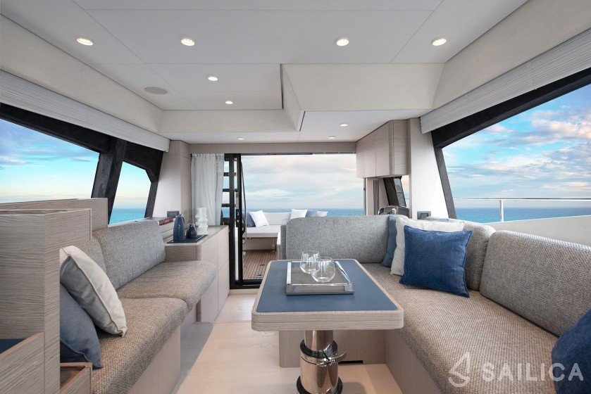 Ferretti 500 - Yacht Charter Sailica