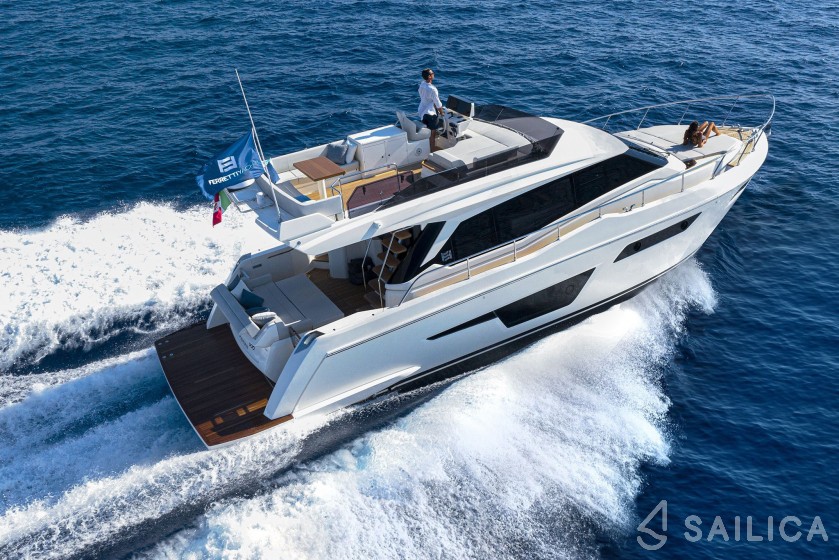 Ferretti 500 - Yacht Charter Sailica