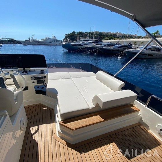 Ferretti 500 - Yacht Charter Sailica