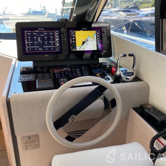 Ferretti 500 - Yacht Charter Sailica