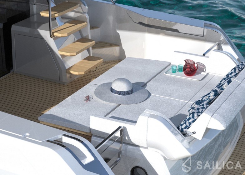 Ferretti 500 - Yacht Charter Sailica