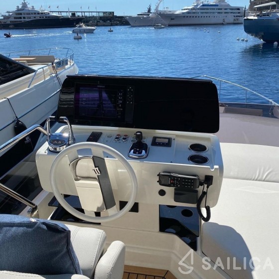Ferretti 500 - Yacht Charter Sailica