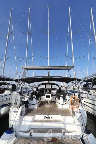 Bavaria 46 Cruiser - Yacht Charter Sailica