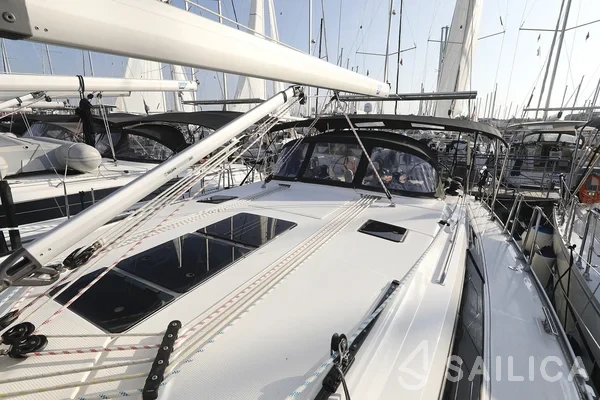 Bavaria 46 Cruiser - Yacht Charter Sailica