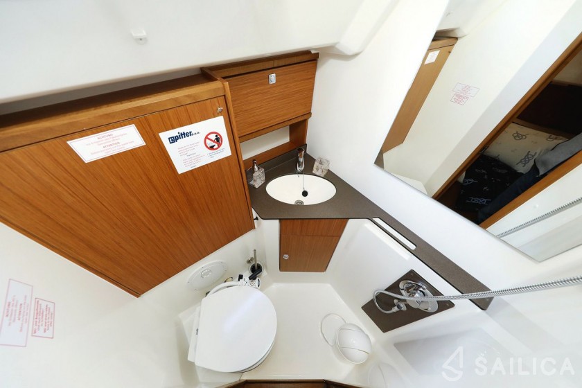 Bavaria 46 Cruiser - Yacht Charter Sailica