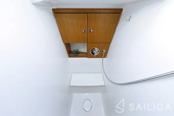 Bavaria 46 Cruiser - Yacht Charter Sailica