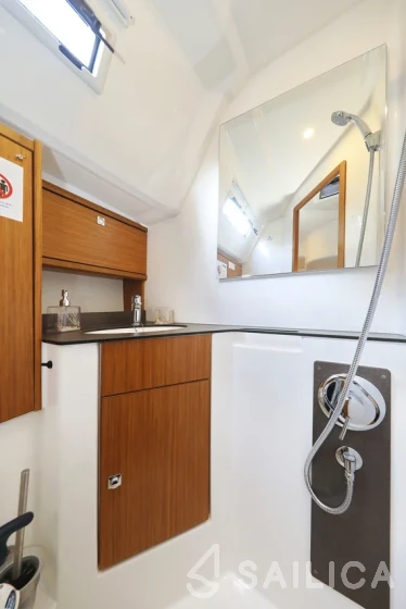 Bavaria 46 Cruiser - Yacht Charter Sailica