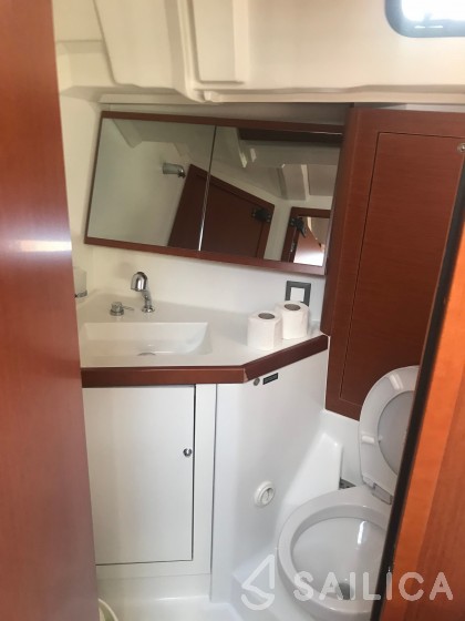Oceanis 46.1 - Yacht Charter Sailica