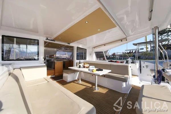 Nautitech 40 open NEW - 4 + 2 cab. - Yacht Charter Sailica