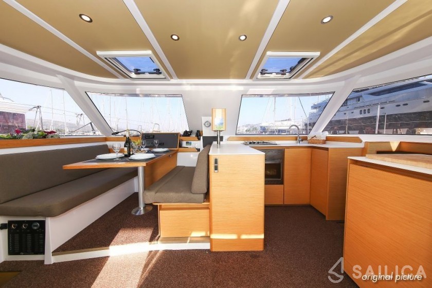 Nautitech 40 open NEW - 4 + 2 cab. - Yacht Charter Sailica