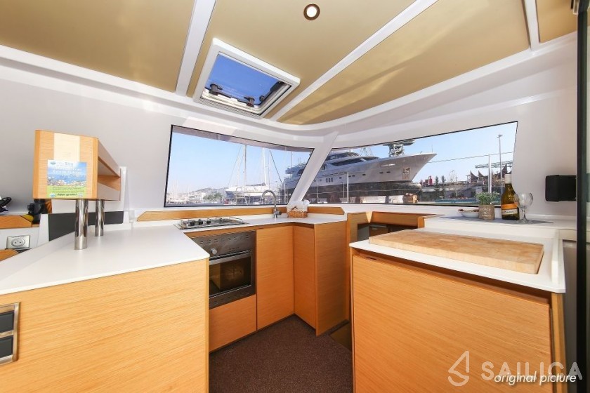 Nautitech 40 open NEW - 4 + 2 cab. - Yacht Charter Sailica