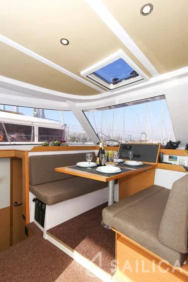 Nautitech 40 open NEW - 4 + 2 cab. - Yacht Charter Sailica