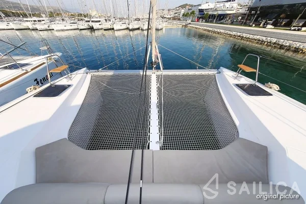 Nautitech 40 open NEW - 4 + 2 cab. - Yacht Charter Sailica