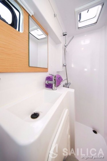 Nautitech 40 open NEW - 4 + 2 cab. - Yacht Charter Sailica