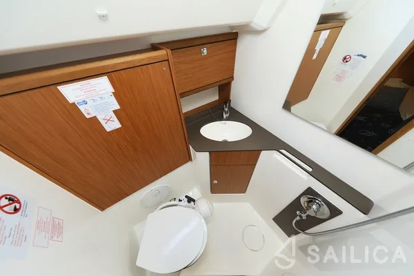Bavaria 46 Cruiser - Yacht Charter Sailica