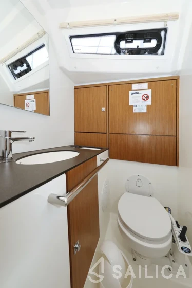 Bavaria 46 Cruiser - Yacht Charter Sailica