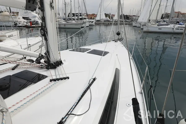 Bavaria 46 Cruiser - Yacht Charter Sailica