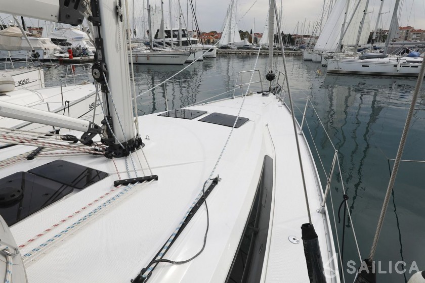 Bavaria 46 Cruiser - Yacht Charter Sailica