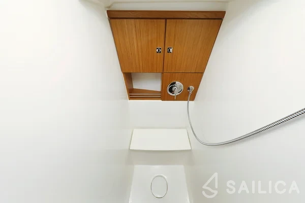 Bavaria 46 Cruiser - Yacht Charter Sailica