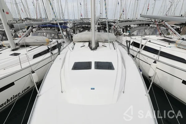 Bavaria 46 Cruiser - Yacht Charter Sailica
