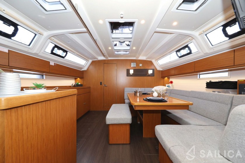 Bavaria 46 Cruiser - Yacht Charter Sailica