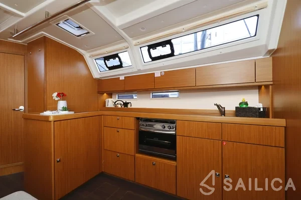Bavaria 46 Cruiser - Yacht Charter Sailica