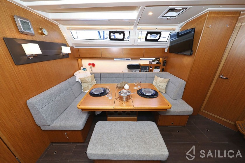 Bavaria 46 Cruiser - Yacht Charter Sailica