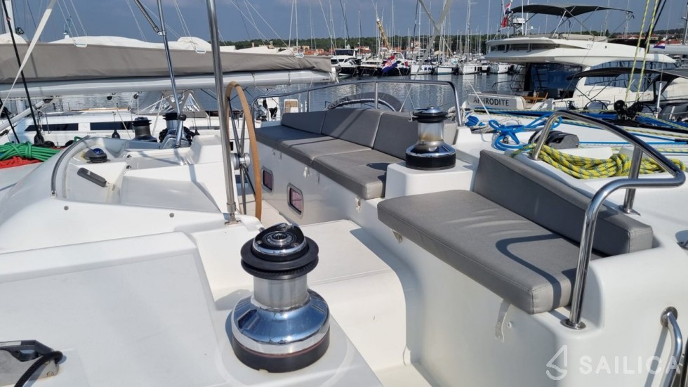 Lagoon 440 - Yacht Charter Sailica