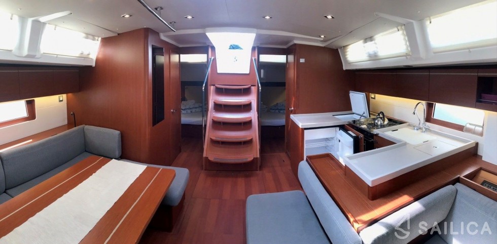 Oceanis 51.1 - Yacht Charter Sailica
