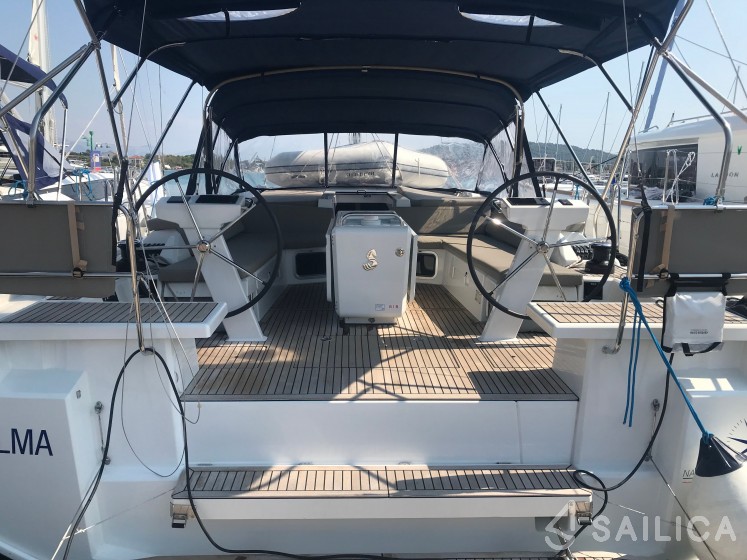 Oceanis 51.1 - Yacht Charter Sailica