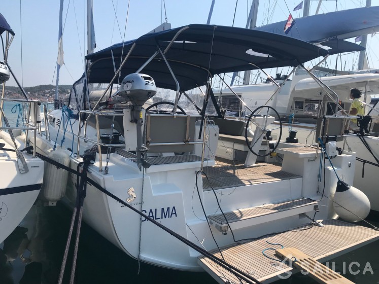 Oceanis 51.1 - Yacht Charter Sailica